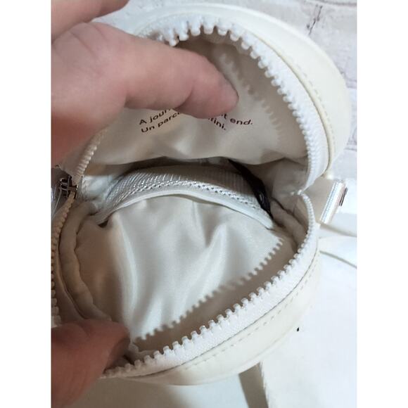 Lululemon 2022 Olympic Team Canada Future Legacy Crossbody Bag Ivory White EUC - Picture 9 of 12